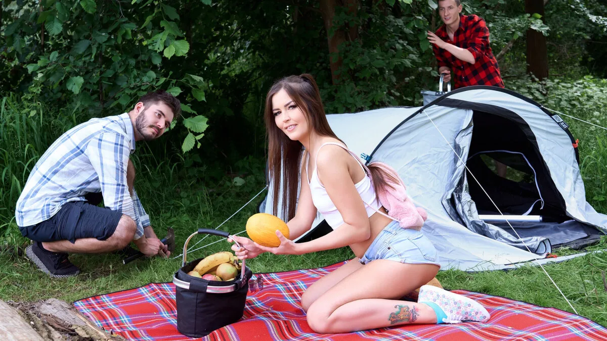 Picnic For A Cuckold: Love In The Leaves - OnlyTarts - 400713